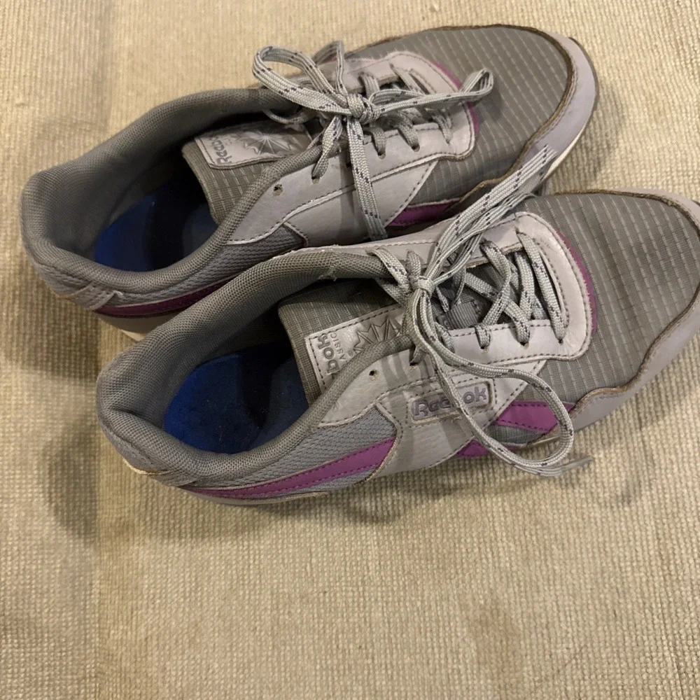 Reebok Classic‎ Nylon Woman's Gray Purple Retro Running Sneakers Size 7
